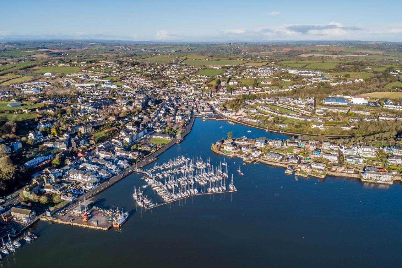 Four Winds,Kinsale Town,Exquisite Holiday Homes,Sleeps 26 Exterior photo